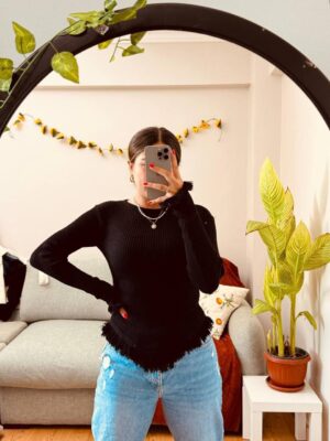 Black Tassels BASICS Ribbed Form-Fitting Long Sleeve Tee One Size